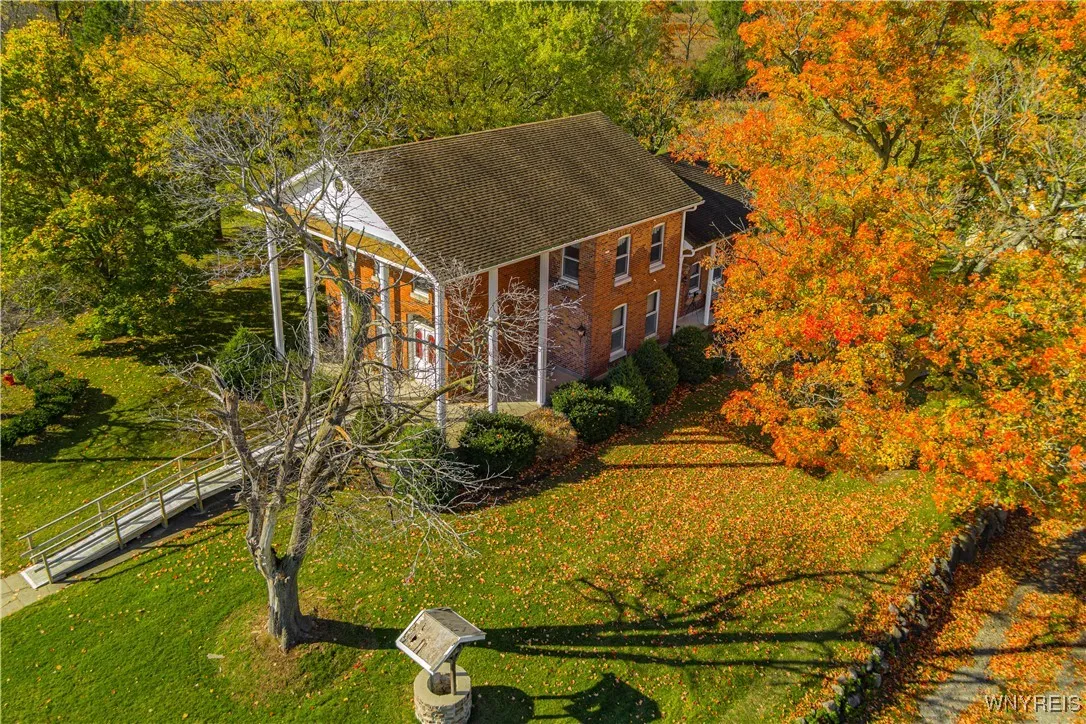4135 Ridge Road, Cambria, New York 14094, Cambria, New York 14094, 4 Bedrooms Bedrooms, 10 Rooms Rooms,3 BathroomsBathrooms,Residential,For Sale,4135 Ridge Road, Cambria, New York 14094,0,B1648241