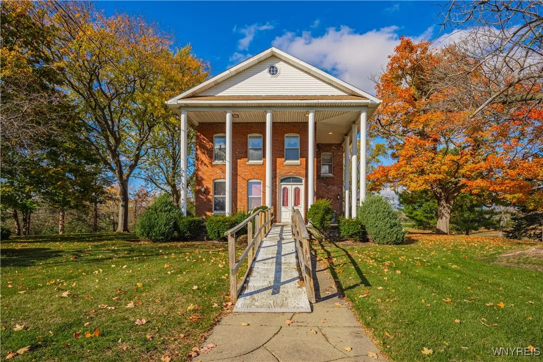 4135 Ridge Road, Cambria, New York 14094, Cambria, New York 14094, 4 Bedrooms Bedrooms, 10 Rooms Rooms,3 BathroomsBathrooms,Residential,For Sale,4135 Ridge Road, Cambria, New York 14094,0,B1648241