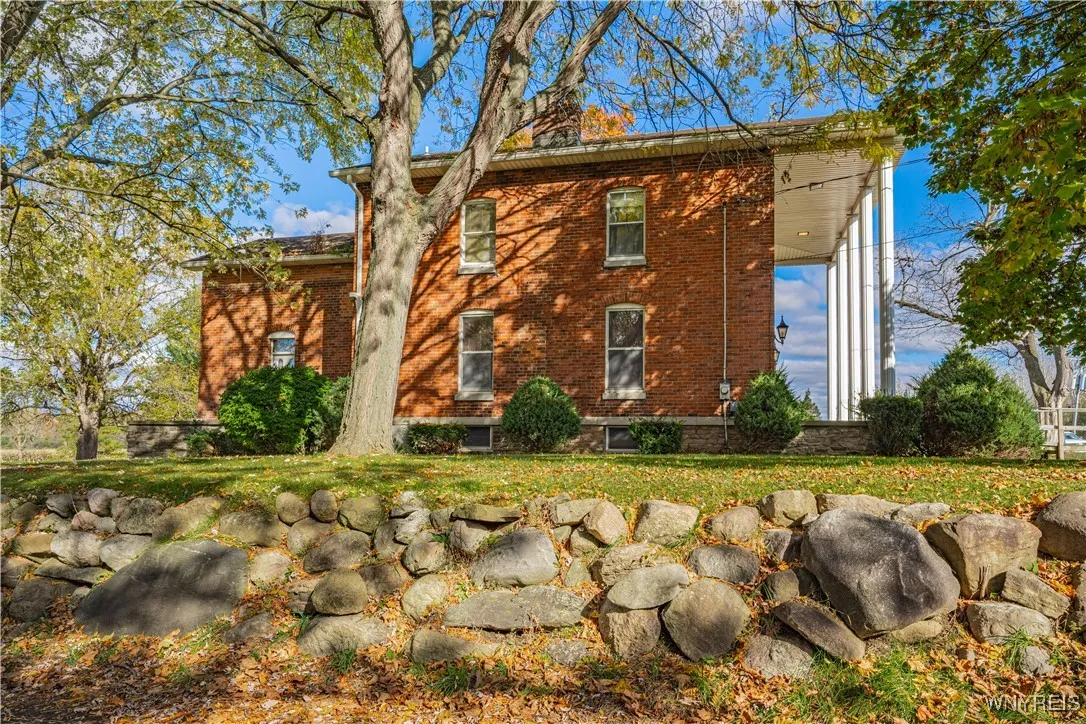 4135 Ridge Road, Cambria, New York 14094, Cambria, New York 14094, 4 Bedrooms Bedrooms, 10 Rooms Rooms,3 BathroomsBathrooms,Residential,For Sale,4135 Ridge Road, Cambria, New York 14094,0,B1648241