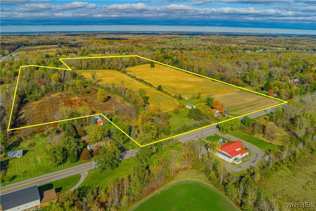 4135 Ridge Road, Cambria, New York 14094, Cambria, New York 14094, 4 Bedrooms Bedrooms, 10 Rooms Rooms,3 BathroomsBathrooms,Residential,For Sale,4135 Ridge Road, Cambria, New York 14094,0,B1648241