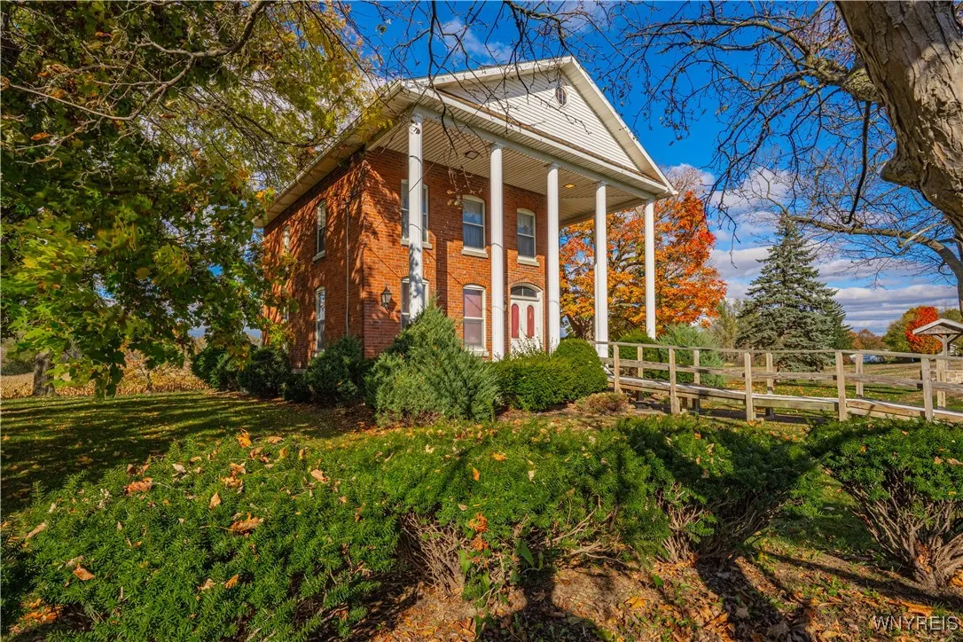 4135 Ridge Road, Cambria, New York 14094, Cambria, New York 14094, 4 Bedrooms Bedrooms, 10 Rooms Rooms,3 BathroomsBathrooms,Residential,For Sale,4135 Ridge Road, Cambria, New York 14094,0,B1648241