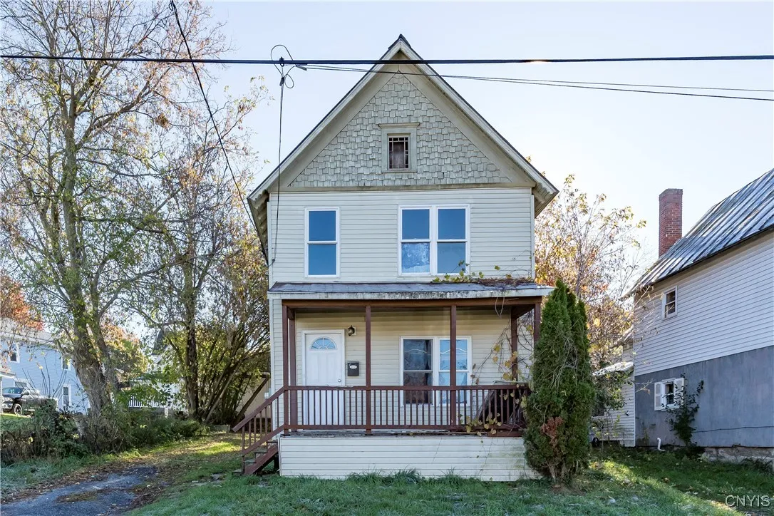 451 Portage Street, Watertown City, New York 13601, Watertown City, New York 13601, 2 Bedrooms Bedrooms, 5 Rooms Rooms,2 BathroomsBathrooms,Residential,For Sale,451 Portage Street, Watertown City, New York 13601,0,S1648306