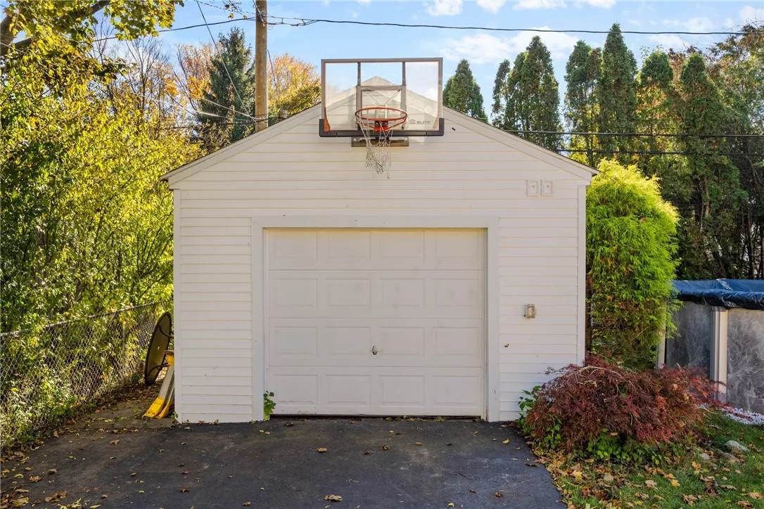 93 Burwell Road, Irondequoit, New York 14617, Irondequoit, New York 14617, 3 Bedrooms Bedrooms, 6 Rooms Rooms,1 BathroomBathrooms,Residential,For Sale,93 Burwell Road, Irondequoit, New York 14617,0,R1648283