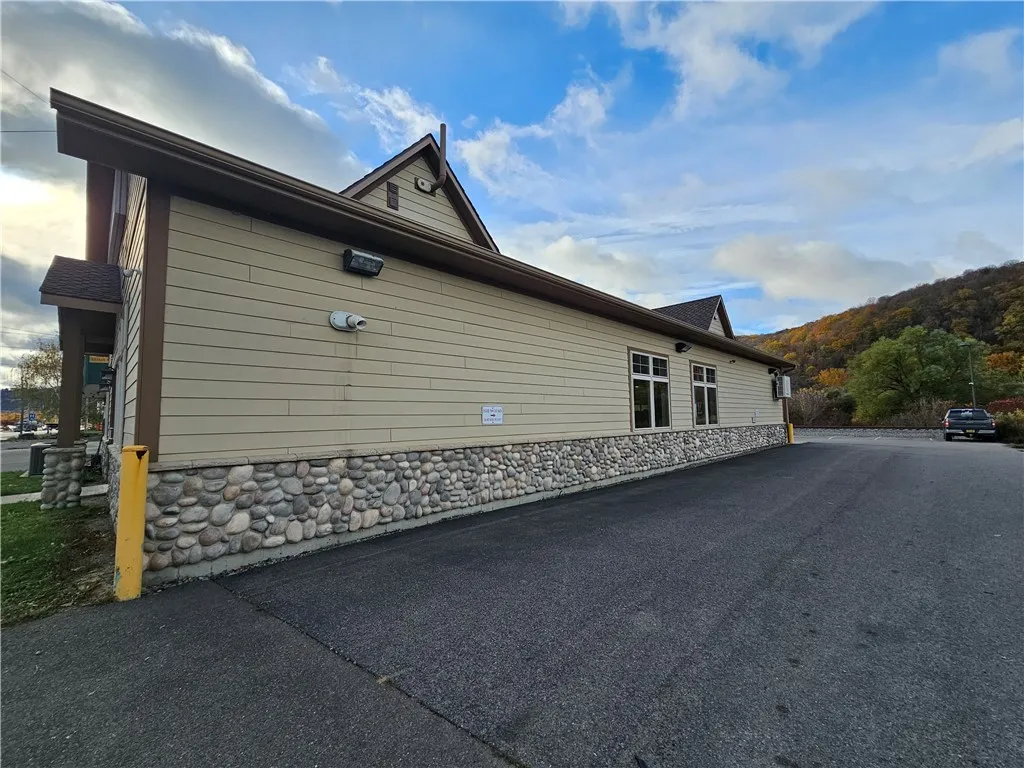 369 West Morris Street, Bath, New York 14810, Bath, New York 14810, ,Commercial Sale,For Sale,369 West Morris Street, Bath, New York 14810,0,R1647323