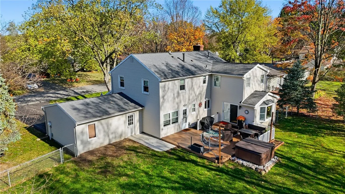 6051 Holly Lane, Farmington, New York 14425, Farmington, New York 14425, 4 Bedrooms Bedrooms, 10 Rooms Rooms,2 BathroomsBathrooms,Residential,For Sale,6051 Holly Lane, Farmington, New York 14425,0,R1648099