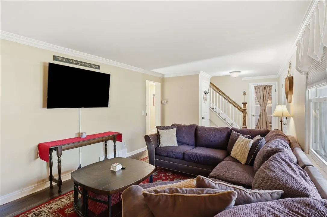 6051 Holly Lane, Farmington, New York 14425, Farmington, New York 14425, 4 Bedrooms Bedrooms, 10 Rooms Rooms,2 BathroomsBathrooms,Residential,For Sale,6051 Holly Lane, Farmington, New York 14425,0,R1648099