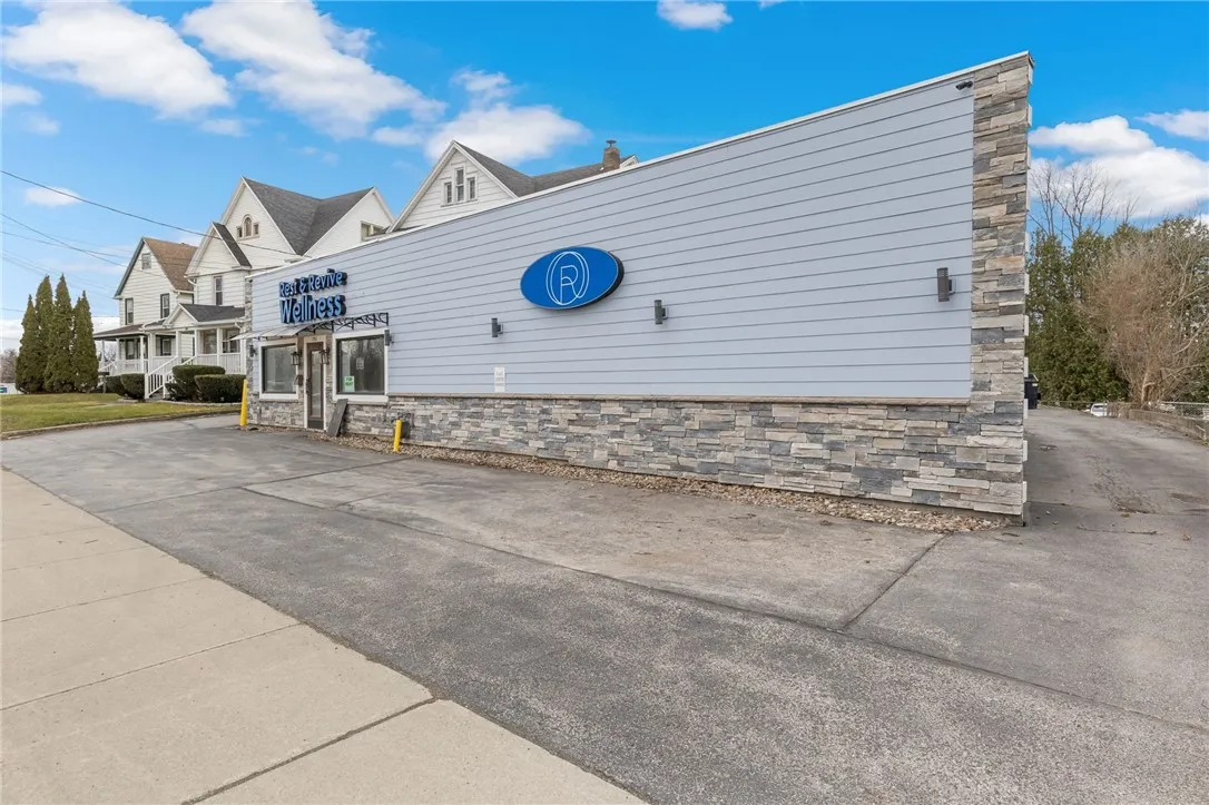 596 E Main Street, Batavia City, New York 14020, Batavia City, New York 14020, ,Commercial Lease,For Rent,596 E Main Street, Batavia City, New York 14020,0,R1648235