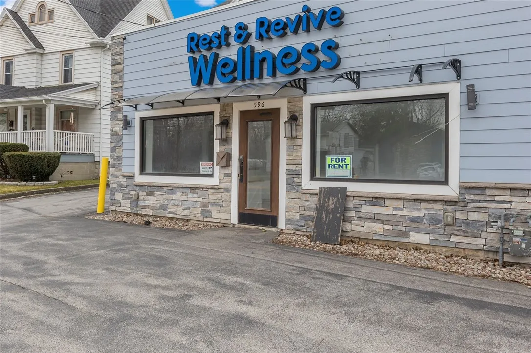 596 E Main Street, Batavia City, New York 14020, Batavia City, New York 14020, ,Commercial Lease,For Rent,596 E Main Street, Batavia City, New York 14020,0,R1648235