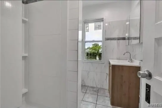 1706 Whitney Avenue, Niagara Falls, New York 14301, Niagara Falls, New York 14301, 3 Bedrooms Bedrooms, 5 Rooms Rooms,1 BathroomBathrooms,Residential,For Sale,1706 Whitney Avenue, Niagara Falls, New York 14301,0,B1647530