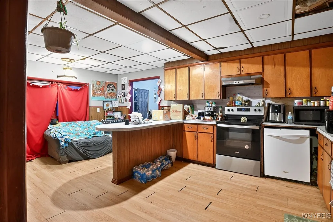 27 Preston Hill Street, Camden, New York 13316, Camden, New York 13316, 5 Bedrooms Bedrooms, 7 Rooms Rooms,1 BathroomBathrooms,Residential,For Sale,27 Preston Hill Street, Camden, New York 13316,0,B1648011