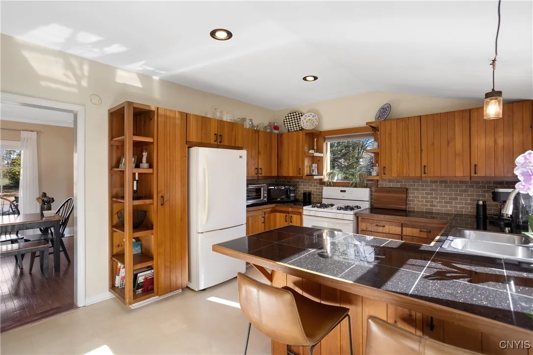 312 South Street, Manlius, New York 13066, Manlius, New York 13066, 3 Bedrooms Bedrooms, 7 Rooms Rooms,2 BathroomsBathrooms,Residential,For Sale,312 South Street, Manlius, New York 13066,0,S1648174