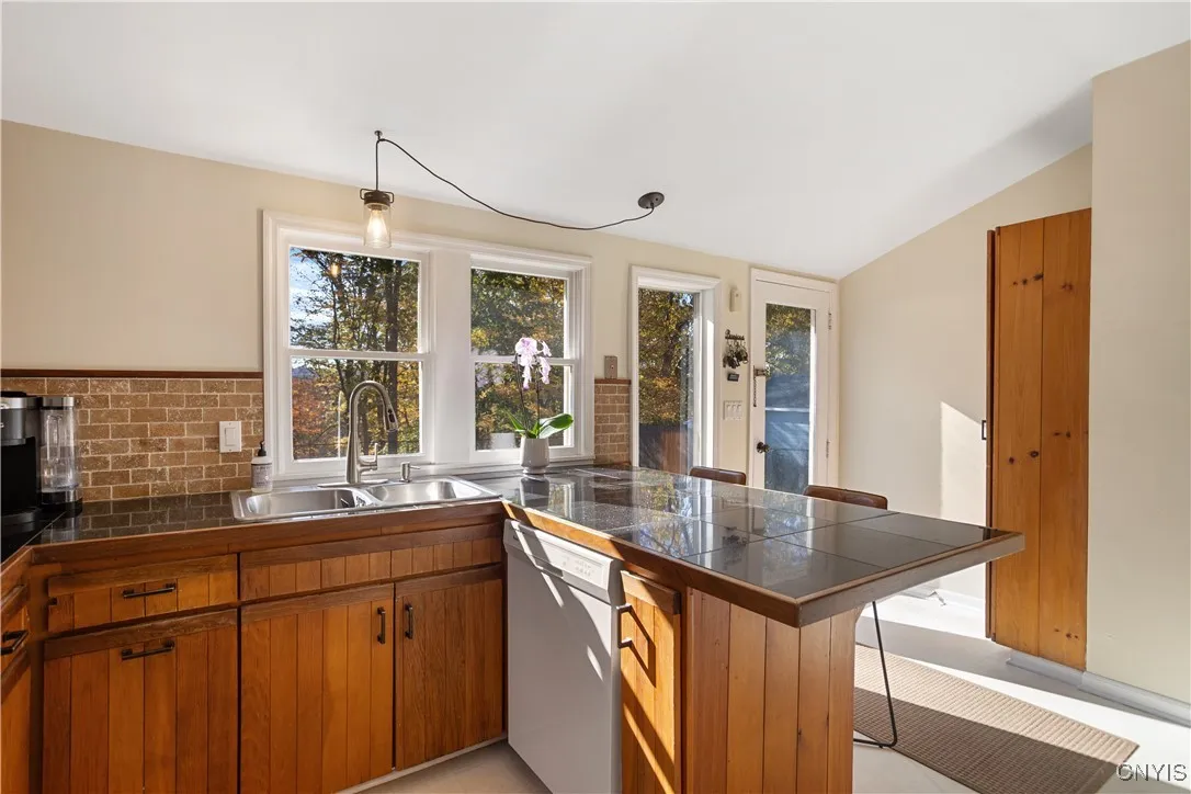 312 South Street, Manlius, New York 13066, Manlius, New York 13066, 3 Bedrooms Bedrooms, 7 Rooms Rooms,2 BathroomsBathrooms,Residential,For Sale,312 South Street, Manlius, New York 13066,0,S1648174