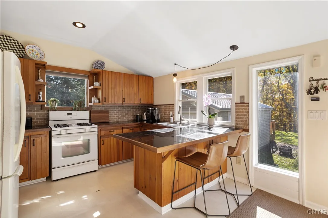 312 South Street, Manlius, New York 13066, Manlius, New York 13066, 3 Bedrooms Bedrooms, 7 Rooms Rooms,2 BathroomsBathrooms,Residential,For Sale,312 South Street, Manlius, New York 13066,0,S1648174