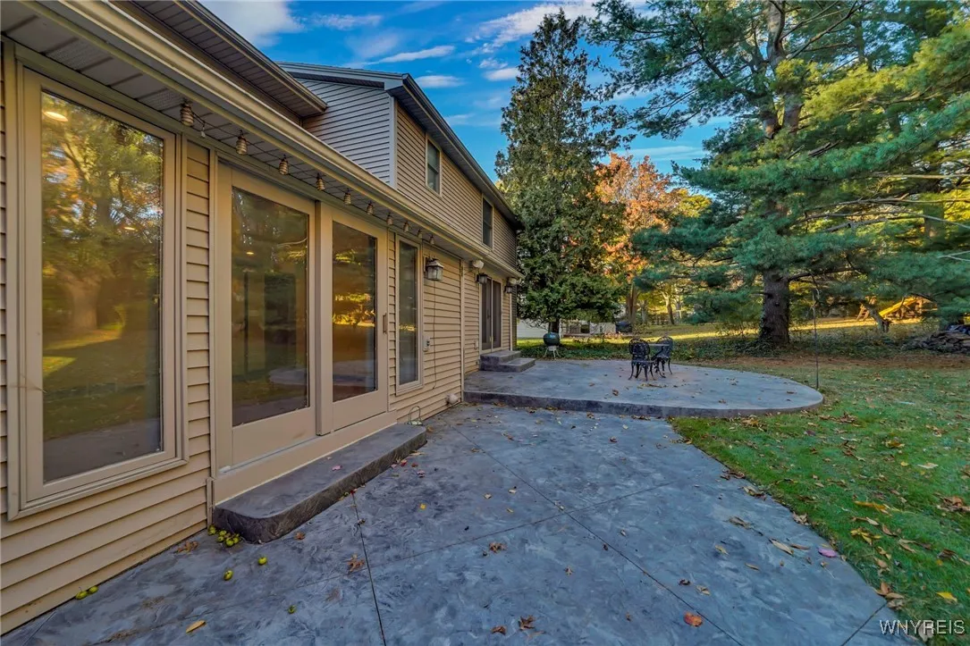 23 Timothy Drive, Orchard Park, New York 14127, Orchard Park, New York 14127, 4 Bedrooms Bedrooms, 10 Rooms Rooms,2 BathroomsBathrooms,Residential,For Sale,23 Timothy Drive, Orchard Park, New York 14127,0,B1648253