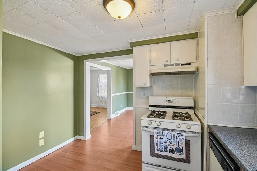 2844 Chili Avenue, Chili, New York 14624, Chili, New York 14624, 3 Bedrooms Bedrooms, 6 Rooms Rooms,1 BathroomBathrooms,Residential,For Sale,2844 Chili Avenue, Chili, New York 14624,0,R1644925