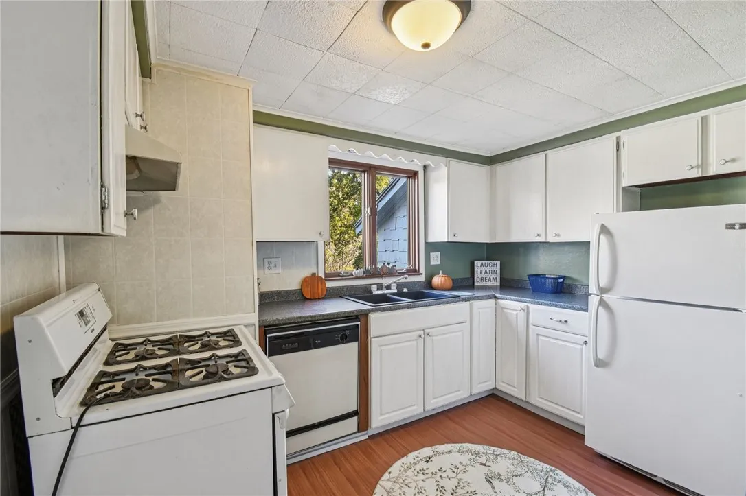 2844 Chili Avenue, Chili, New York 14624, Chili, New York 14624, 3 Bedrooms Bedrooms, 6 Rooms Rooms,1 BathroomBathrooms,Residential,For Sale,2844 Chili Avenue, Chili, New York 14624,0,R1644925