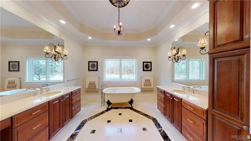 698 Windover Lane, Evans, New York 14047, Evans, New York 14047, 5 Bedrooms Bedrooms, 13 Rooms Rooms,6 BathroomsBathrooms,Residential,For Sale,698 Windover Lane, Evans, New York 14047,0,B1648148