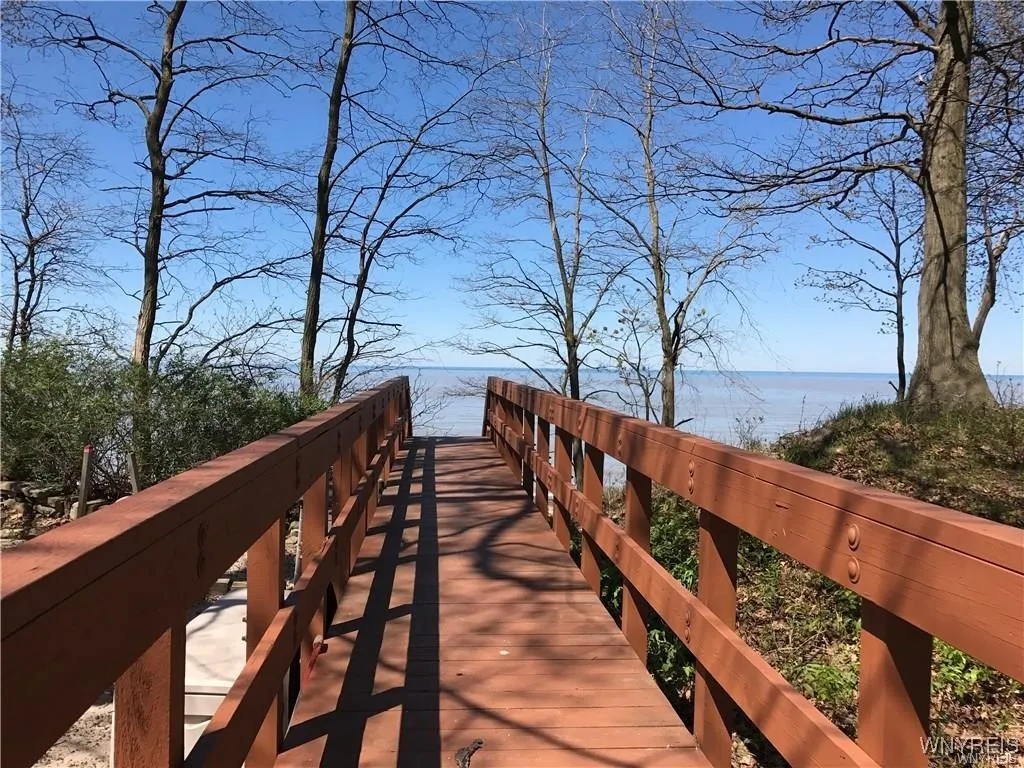 698 Windover Lane, Evans, New York 14047, Evans, New York 14047, 5 Bedrooms Bedrooms, 13 Rooms Rooms,6 BathroomsBathrooms,Residential,For Sale,698 Windover Lane, Evans, New York 14047,0,B1648148