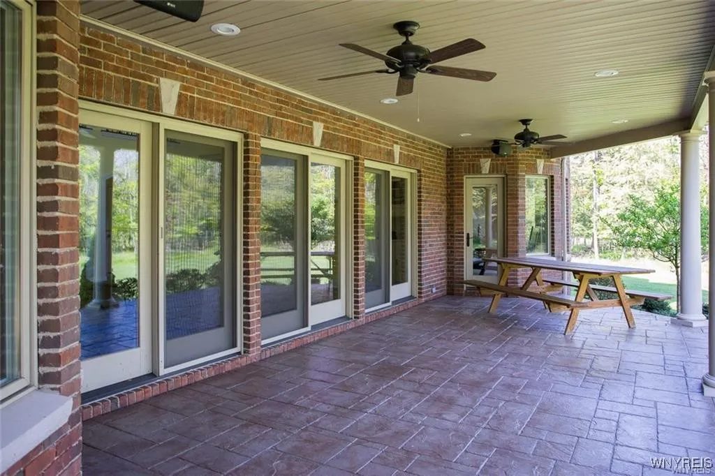 698 Windover Lane, Evans, New York 14047, Evans, New York 14047, 5 Bedrooms Bedrooms, 13 Rooms Rooms,6 BathroomsBathrooms,Residential,For Sale,698 Windover Lane, Evans, New York 14047,0,B1648148