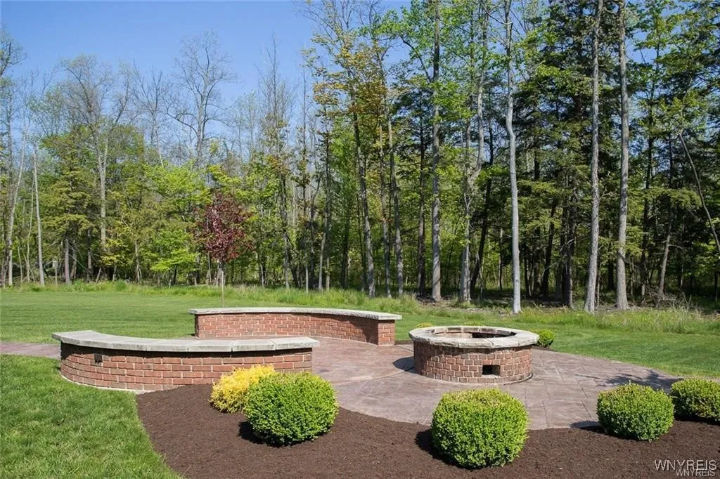 698 Windover Lane, Evans, New York 14047, Evans, New York 14047, 5 Bedrooms Bedrooms, 13 Rooms Rooms,6 BathroomsBathrooms,Residential,For Sale,698 Windover Lane, Evans, New York 14047,0,B1648148