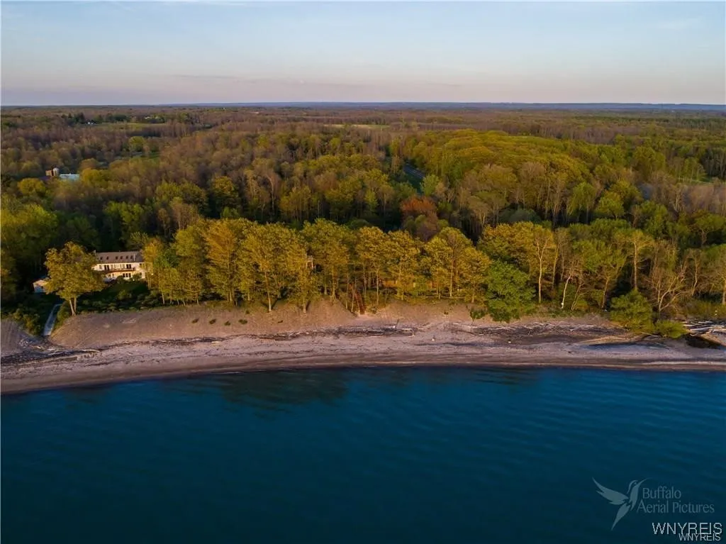 698 Windover Lane, Evans, New York 14047, Evans, New York 14047, 5 Bedrooms Bedrooms, 13 Rooms Rooms,6 BathroomsBathrooms,Residential,For Sale,698 Windover Lane, Evans, New York 14047,0,B1648148