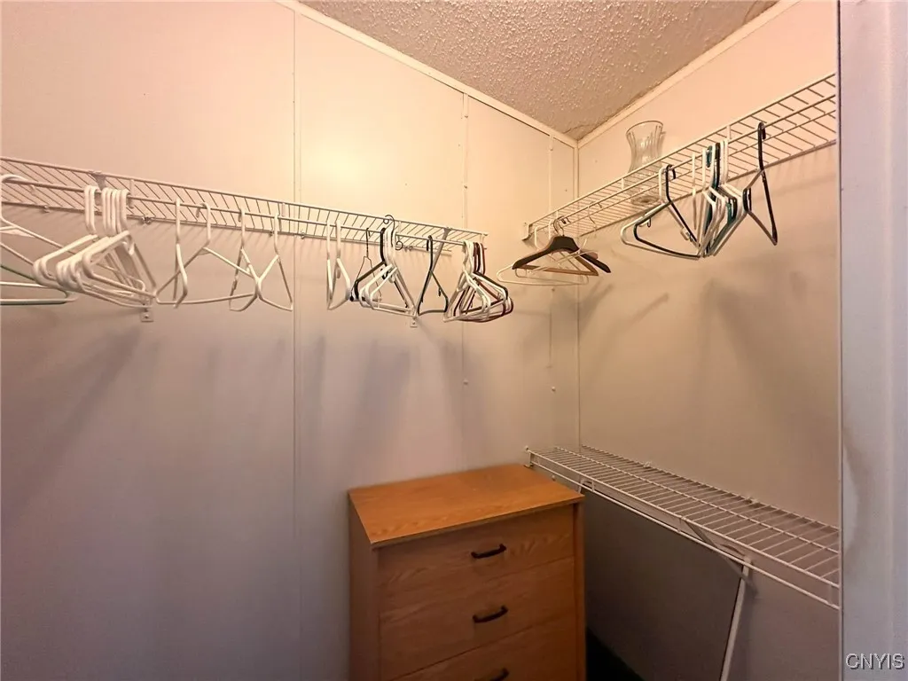 2 Tree Stump Drive, New Hartford, New York 13321, New Hartford, New York 13321, 3 Bedrooms Bedrooms, 6 Rooms Rooms,2 BathroomsBathrooms,Residential,For Sale,2 Tree Stump Drive, New Hartford, New York 13321,0,S1648298