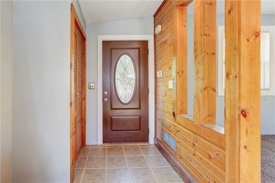 304 Zuber Road, Irondequoit, New York 14622, Irondequoit, New York 14622, 2 Bedrooms Bedrooms, 7 Rooms Rooms,1 BathroomBathrooms,Residential Lease,For Rent,304 Zuber Road, Irondequoit, New York 14622,0,R1648328