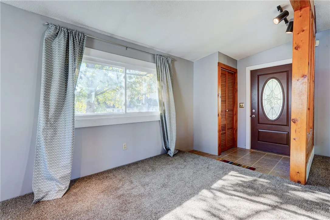 304 Zuber Road, Irondequoit, New York 14622, Irondequoit, New York 14622, 2 Bedrooms Bedrooms, 7 Rooms Rooms,1 BathroomBathrooms,Residential Lease,For Rent,304 Zuber Road, Irondequoit, New York 14622,0,R1648328