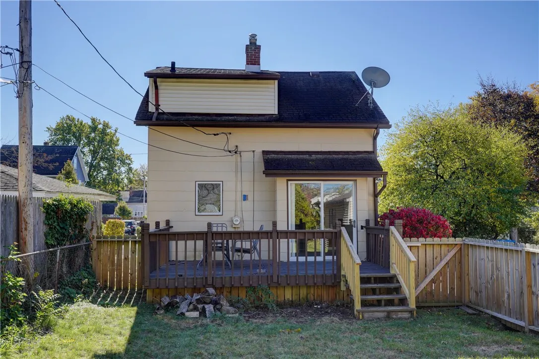 304 Zuber Road, Irondequoit, New York 14622, Irondequoit, New York 14622, 2 Bedrooms Bedrooms, 7 Rooms Rooms,1 BathroomBathrooms,Residential Lease,For Rent,304 Zuber Road, Irondequoit, New York 14622,0,R1648328