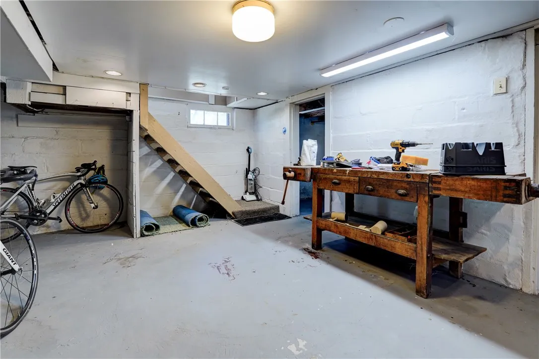 304 Zuber Road, Irondequoit, New York 14622, Irondequoit, New York 14622, 2 Bedrooms Bedrooms, 7 Rooms Rooms,1 BathroomBathrooms,Residential Lease,For Rent,304 Zuber Road, Irondequoit, New York 14622,0,R1648328