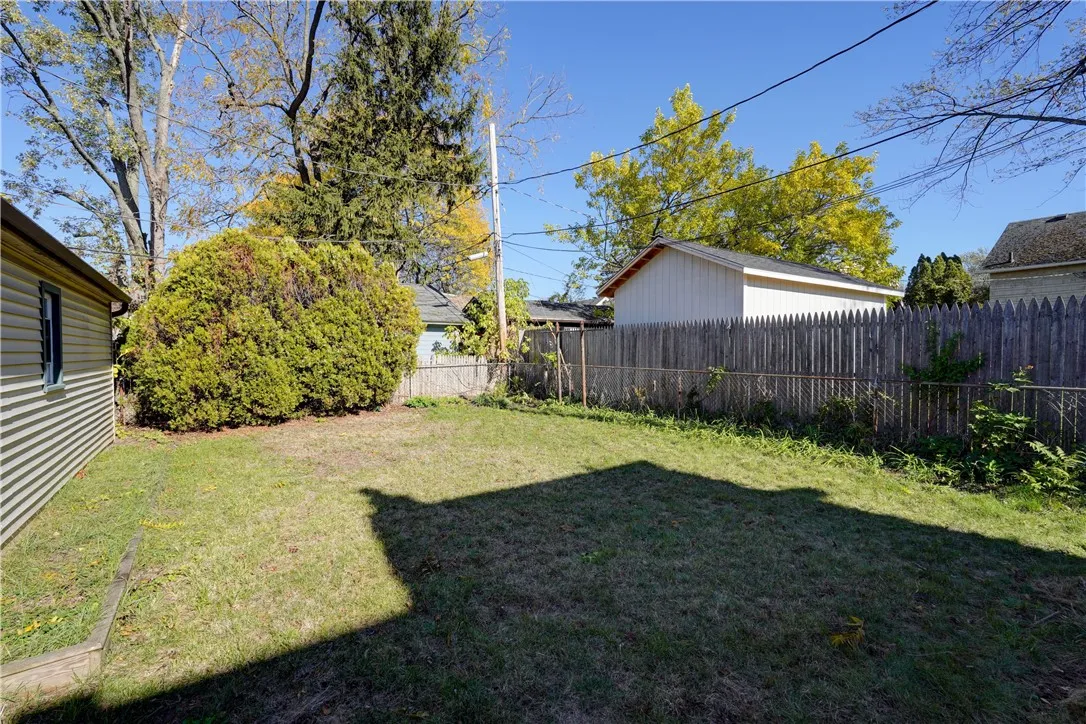 304 Zuber Road, Irondequoit, New York 14622, Irondequoit, New York 14622, 2 Bedrooms Bedrooms, 7 Rooms Rooms,1 BathroomBathrooms,Residential Lease,For Rent,304 Zuber Road, Irondequoit, New York 14622,0,R1648328