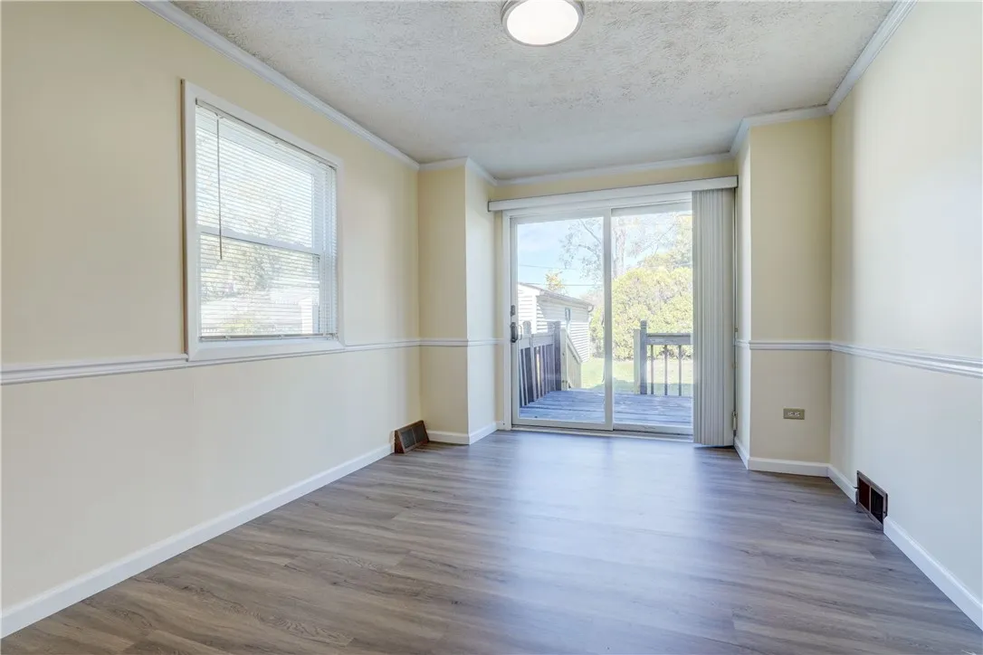 304 Zuber Road, Irondequoit, New York 14622, Irondequoit, New York 14622, 2 Bedrooms Bedrooms, 7 Rooms Rooms,1 BathroomBathrooms,Residential Lease,For Rent,304 Zuber Road, Irondequoit, New York 14622,0,R1648328