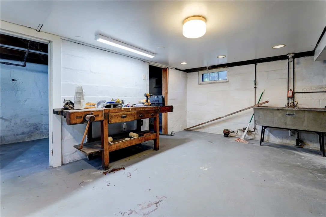 304 Zuber Road, Irondequoit, New York 14622, Irondequoit, New York 14622, 2 Bedrooms Bedrooms, 7 Rooms Rooms,1 BathroomBathrooms,Residential Lease,For Rent,304 Zuber Road, Irondequoit, New York 14622,0,R1648328