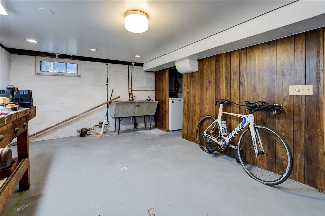 304 Zuber Road, Irondequoit, New York 14622, Irondequoit, New York 14622, 2 Bedrooms Bedrooms, 7 Rooms Rooms,1 BathroomBathrooms,Residential Lease,For Rent,304 Zuber Road, Irondequoit, New York 14622,0,R1648328