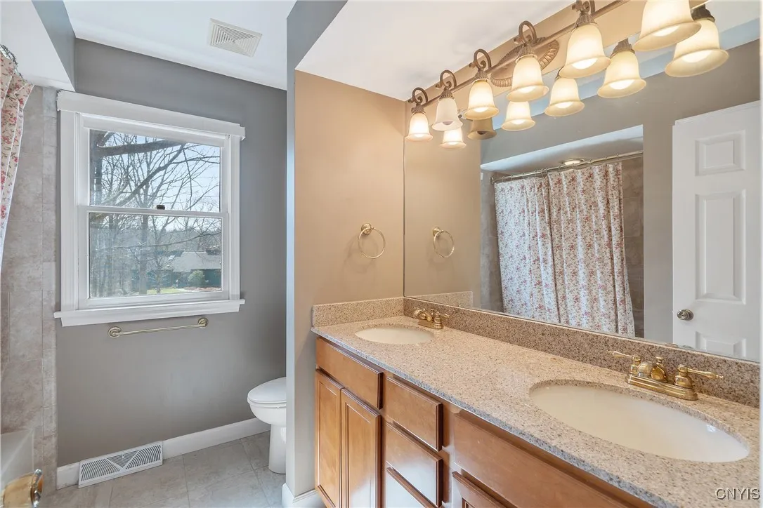 7266 Wakefield Drive, Manlius, New York 13066, Manlius, New York 13066, 5 Bedrooms Bedrooms, 14 Rooms Rooms,3 BathroomsBathrooms,Residential,For Sale,7266 Wakefield Drive, Manlius, New York 13066,0,S1648310