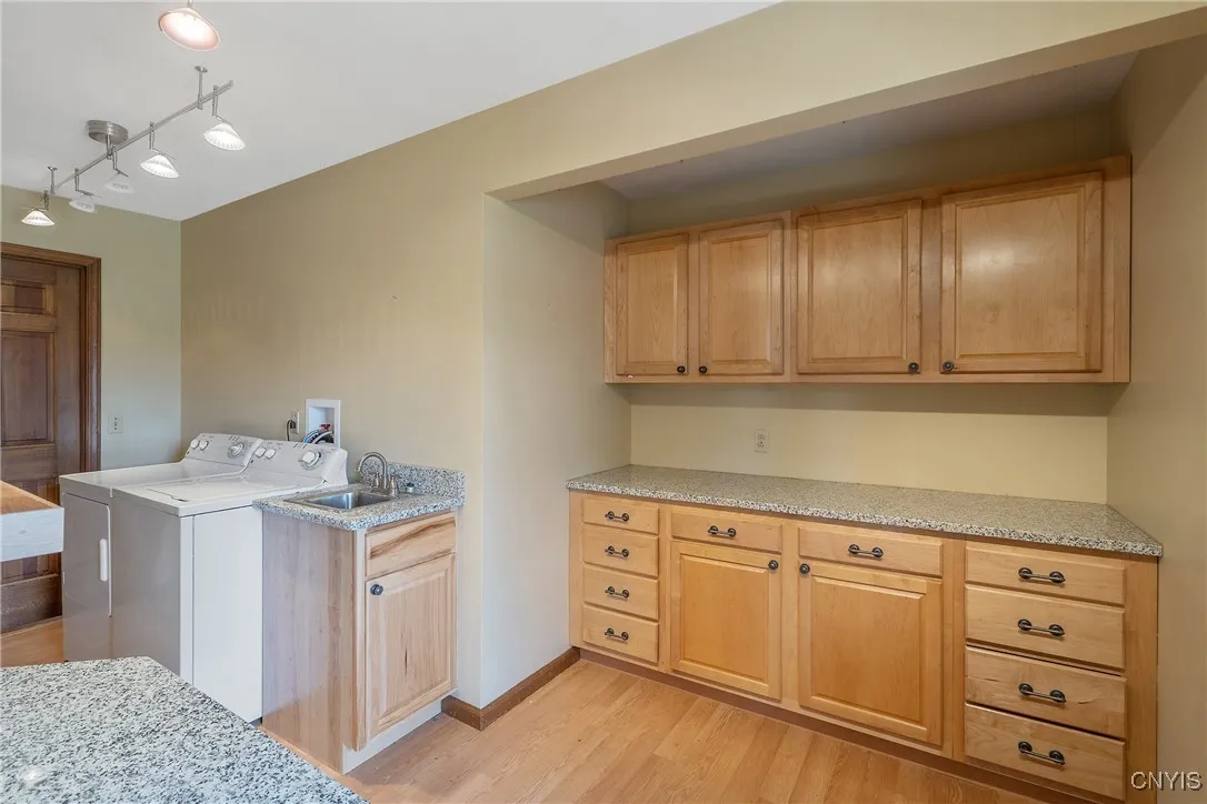 7266 Wakefield Drive, Manlius, New York 13066, Manlius, New York 13066, 5 Bedrooms Bedrooms, 14 Rooms Rooms,3 BathroomsBathrooms,Residential,For Sale,7266 Wakefield Drive, Manlius, New York 13066,0,S1648310