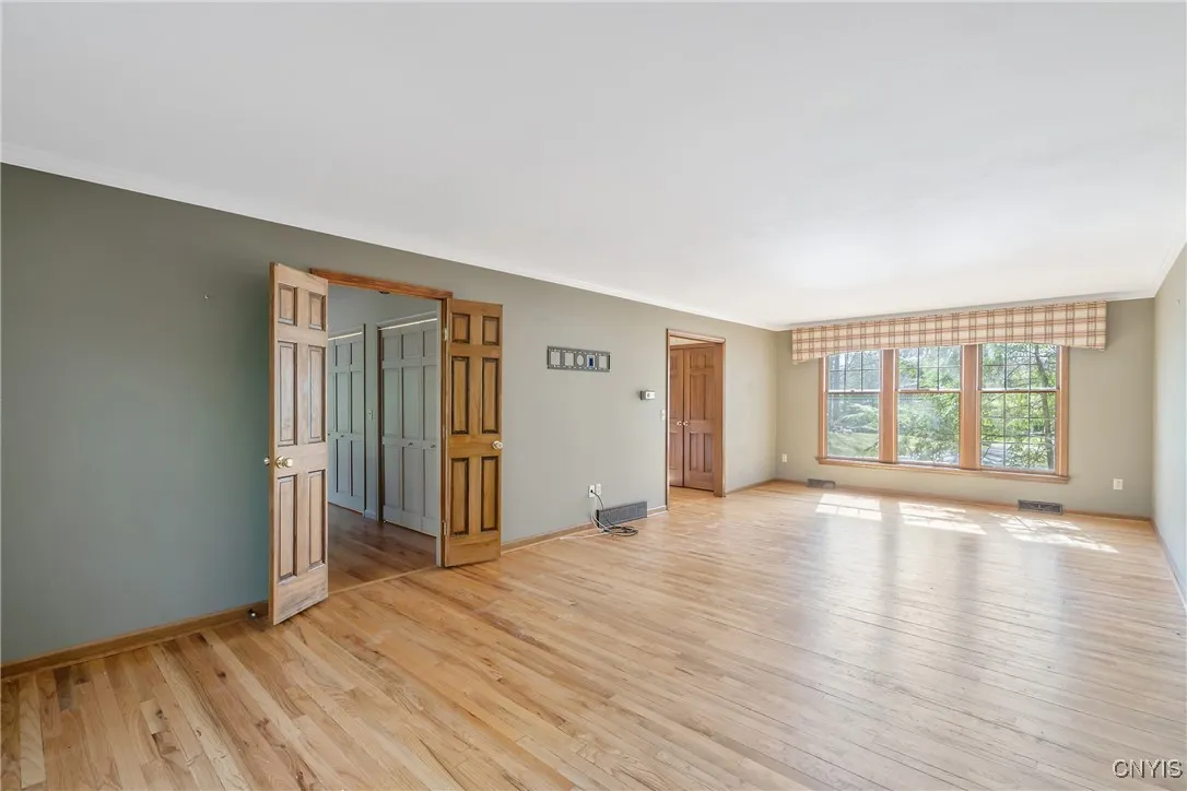 7266 Wakefield Drive, Manlius, New York 13066, Manlius, New York 13066, 5 Bedrooms Bedrooms, 14 Rooms Rooms,3 BathroomsBathrooms,Residential,For Sale,7266 Wakefield Drive, Manlius, New York 13066,0,S1648310