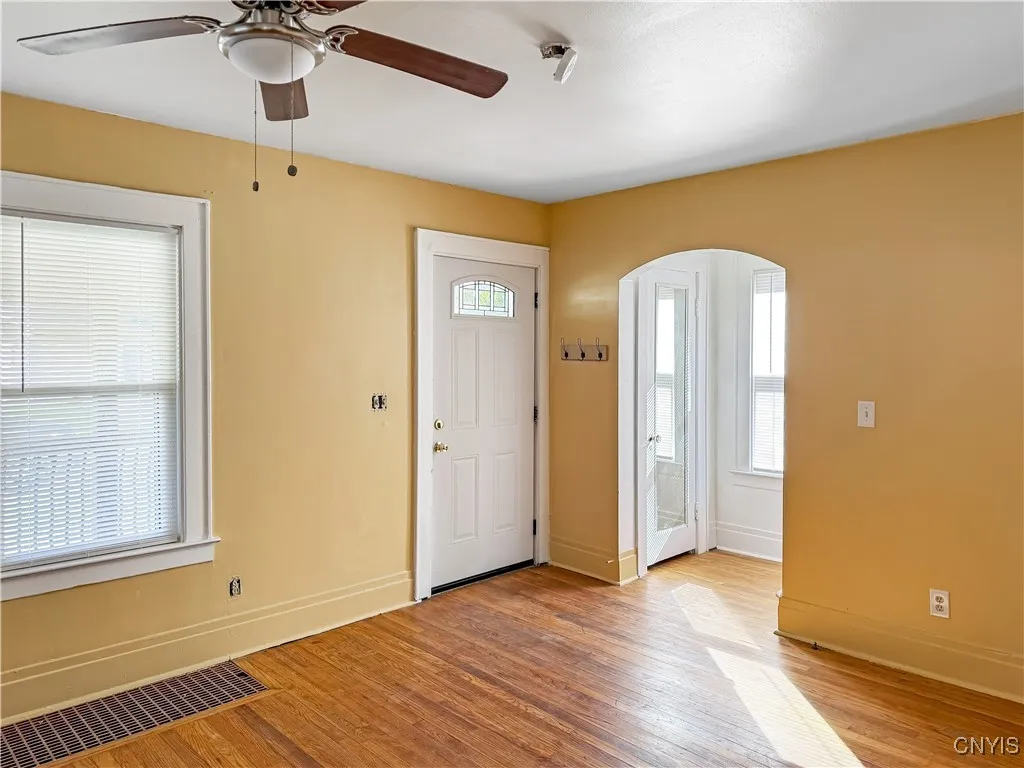 160 Baldwin Avenue, Syracuse, New York 13205, Syracuse, New York 13205, 2 Bedrooms Bedrooms, 6 Rooms Rooms,1 BathroomBathrooms,Residential,For Sale,160 Baldwin Avenue, Syracuse, New York 13205,0,S1648219