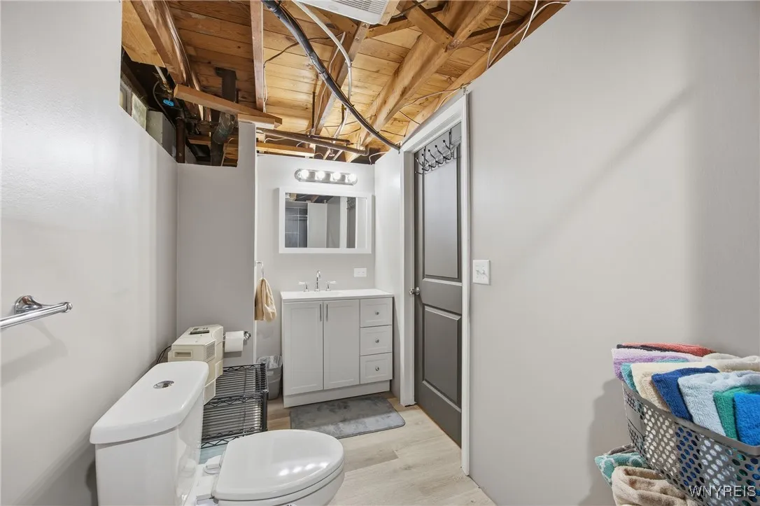 130 Leonore Road, Amherst, New York 14226, Amherst, New York 14226, 3 Bedrooms Bedrooms, 7 Rooms Rooms,2 BathroomsBathrooms,Residential,For Sale,130 Leonore Road, Amherst, New York 14226,0,B1648339