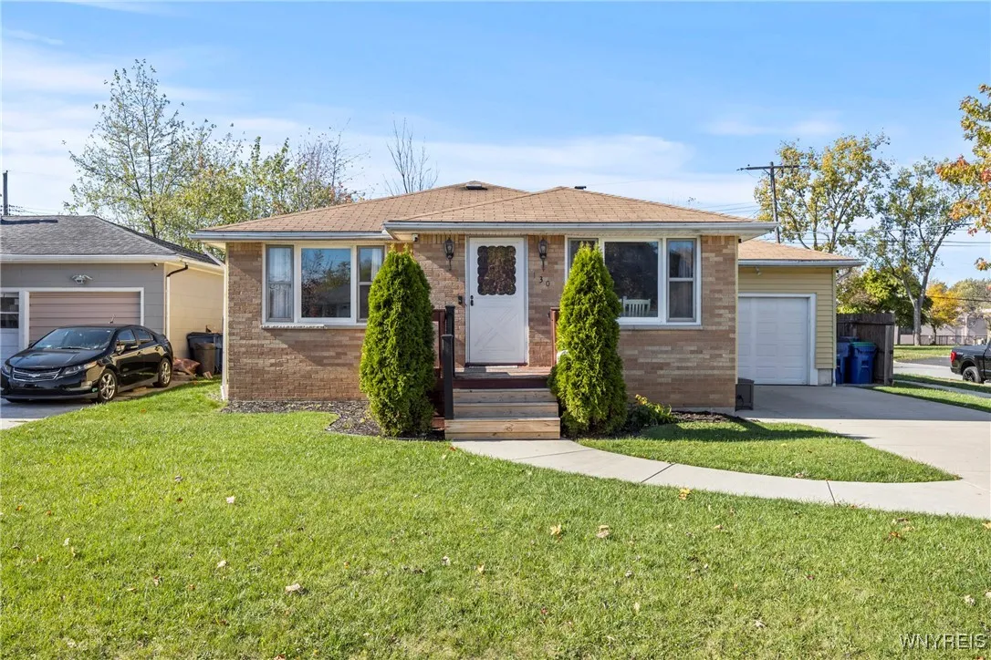 130 Leonore Road, Amherst, New York 14226, Amherst, New York 14226, 3 Bedrooms Bedrooms, 7 Rooms Rooms,2 BathroomsBathrooms,Residential,For Sale,130 Leonore Road, Amherst, New York 14226,0,B1648339