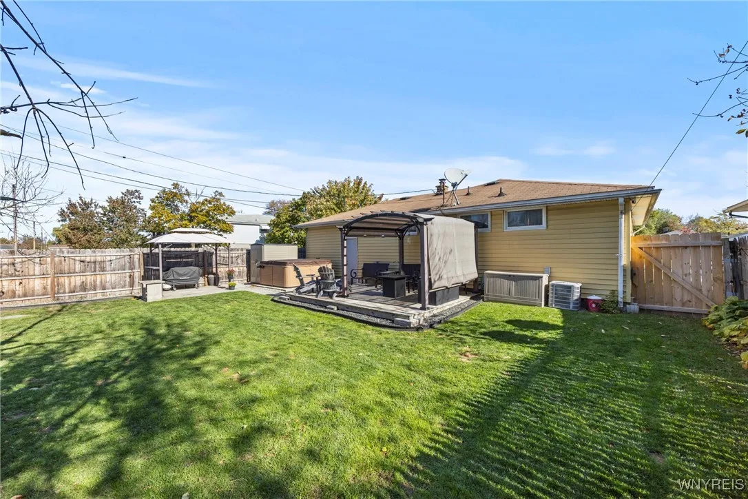 130 Leonore Road, Amherst, New York 14226, Amherst, New York 14226, 3 Bedrooms Bedrooms, 7 Rooms Rooms,2 BathroomsBathrooms,Residential,For Sale,130 Leonore Road, Amherst, New York 14226,0,B1648339