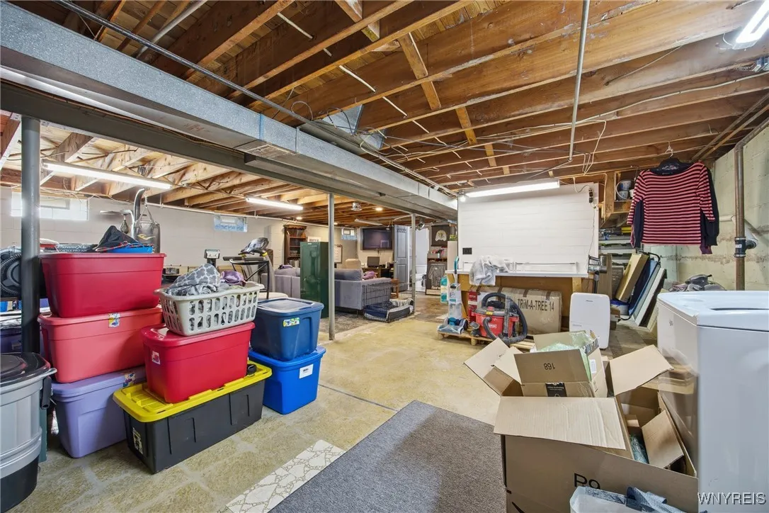 130 Leonore Road, Amherst, New York 14226, Amherst, New York 14226, 3 Bedrooms Bedrooms, 7 Rooms Rooms,2 BathroomsBathrooms,Residential,For Sale,130 Leonore Road, Amherst, New York 14226,0,B1648339