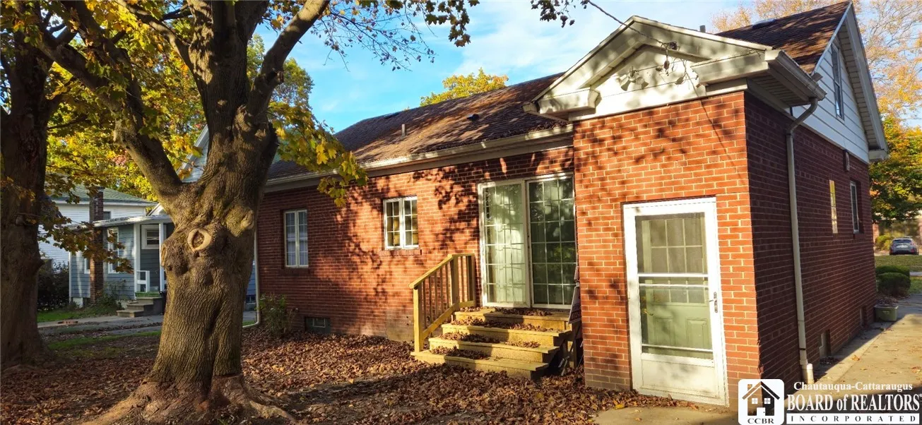 262 Temple Street, Pomfret, New York 14063, Pomfret, New York 14063, 2 Bedrooms Bedrooms, 7 Rooms Rooms,1 BathroomBathrooms,Residential,For Sale,262 Temple Street, Pomfret, New York 14063,0,R1648272