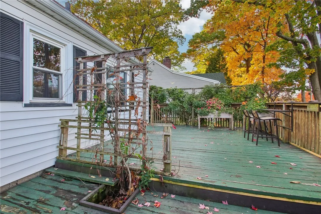 166 Shore Acres Drive, Greece, New York 14612, Greece, New York 14612, 4 Bedrooms Bedrooms, 7 Rooms Rooms,1 BathroomBathrooms,Residential,For Sale,166 Shore Acres Drive, Greece, New York 14612,0,R1647776