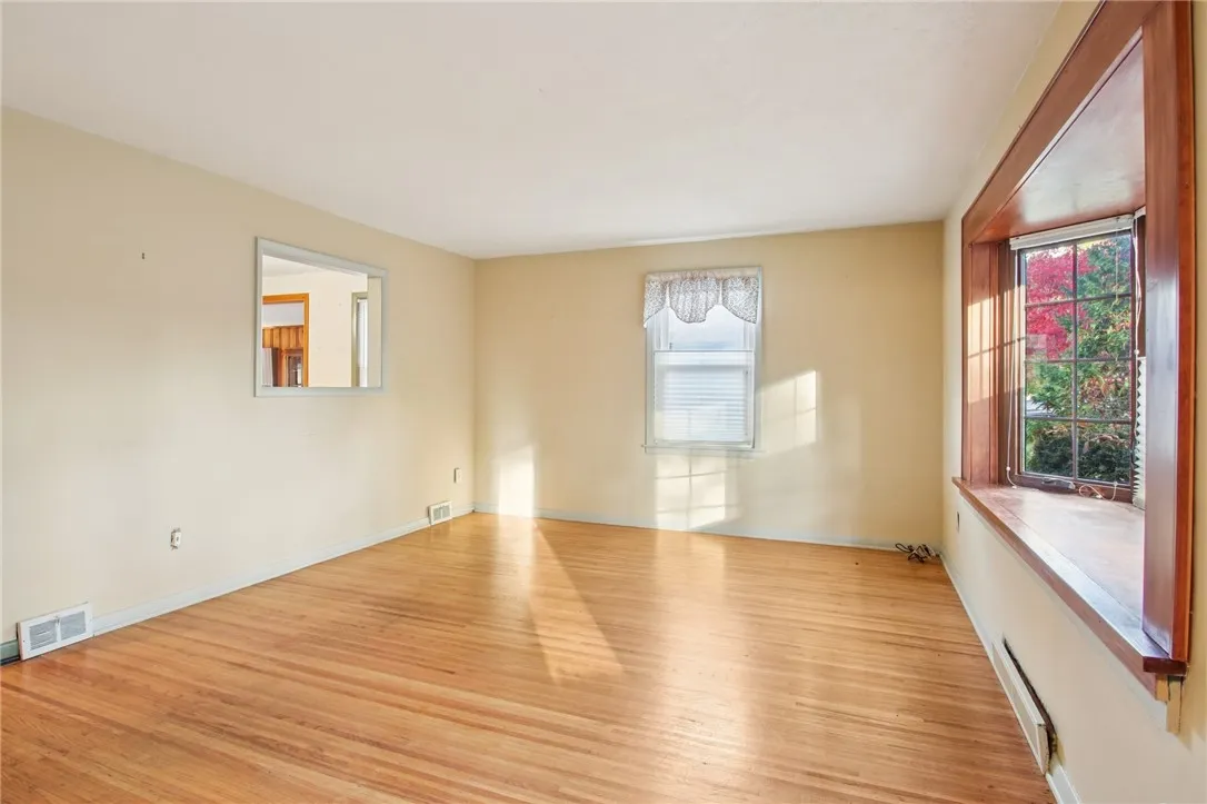 166 Shore Acres Drive, Greece, New York 14612, Greece, New York 14612, 4 Bedrooms Bedrooms, 7 Rooms Rooms,1 BathroomBathrooms,Residential,For Sale,166 Shore Acres Drive, Greece, New York 14612,0,R1647776