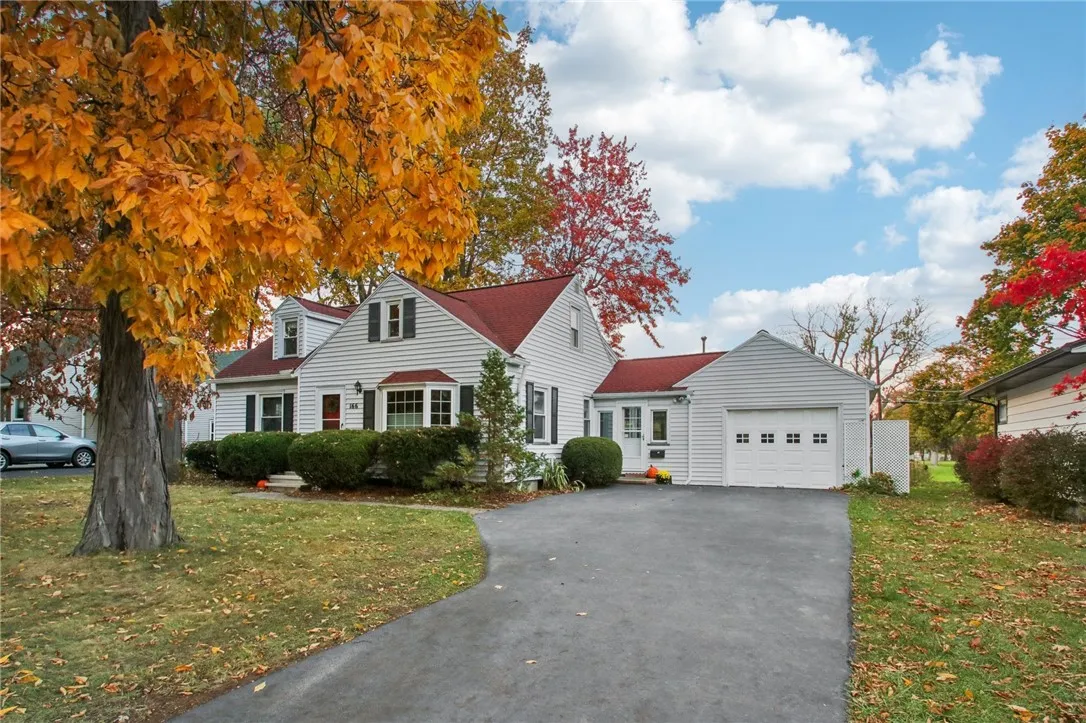 166 Shore Acres Drive, Greece, New York 14612, Greece, New York 14612, 4 Bedrooms Bedrooms, 7 Rooms Rooms,1 BathroomBathrooms,Residential,For Sale,166 Shore Acres Drive, Greece, New York 14612,0,R1647776