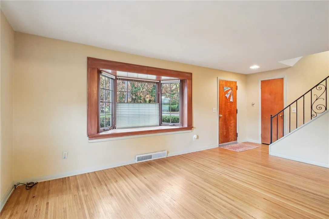 166 Shore Acres Drive, Greece, New York 14612, Greece, New York 14612, 4 Bedrooms Bedrooms, 7 Rooms Rooms,1 BathroomBathrooms,Residential,For Sale,166 Shore Acres Drive, Greece, New York 14612,0,R1647776