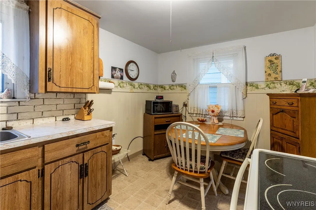 175 Mayville Avenue, Tonawanda, New York 14217, Tonawanda, New York 14217, 4 Bedrooms Bedrooms, ,2 BathroomsBathrooms,Residential,For Sale,175 Mayville Avenue, Tonawanda, New York 14217,0,B1647828