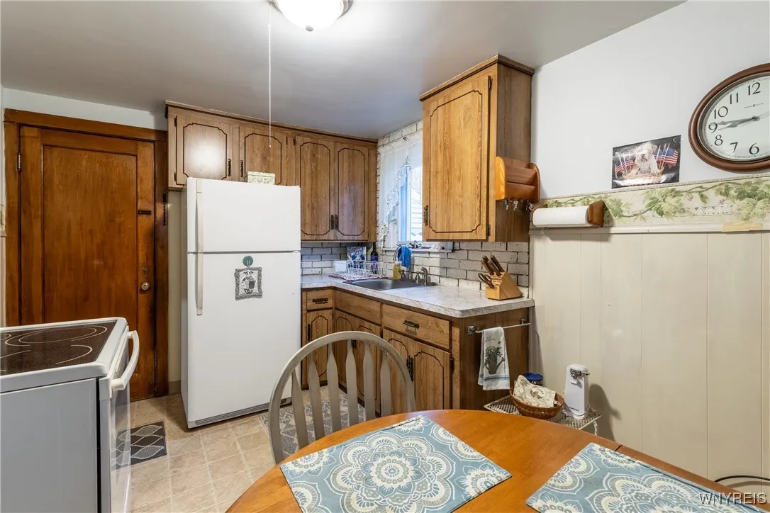 175 Mayville Avenue, Tonawanda, New York 14217, Tonawanda, New York 14217, 4 Bedrooms Bedrooms, ,2 BathroomsBathrooms,Residential,For Sale,175 Mayville Avenue, Tonawanda, New York 14217,0,B1647828