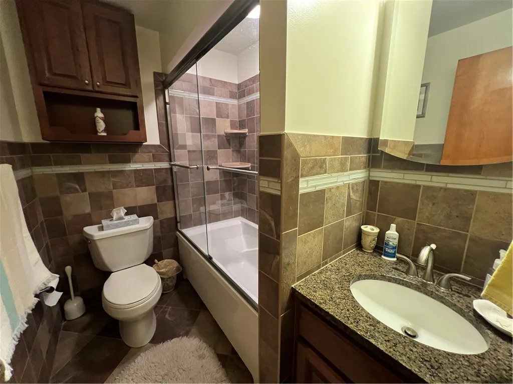 4431 Lake Shore Road, Hamburg, New York 14075, Hamburg, New York 14075, 3 Bedrooms Bedrooms, 6 Rooms Rooms,1 BathroomBathrooms,Residential,For Sale,4431 Lake Shore Road, Hamburg, New York 14075,0,R1648341